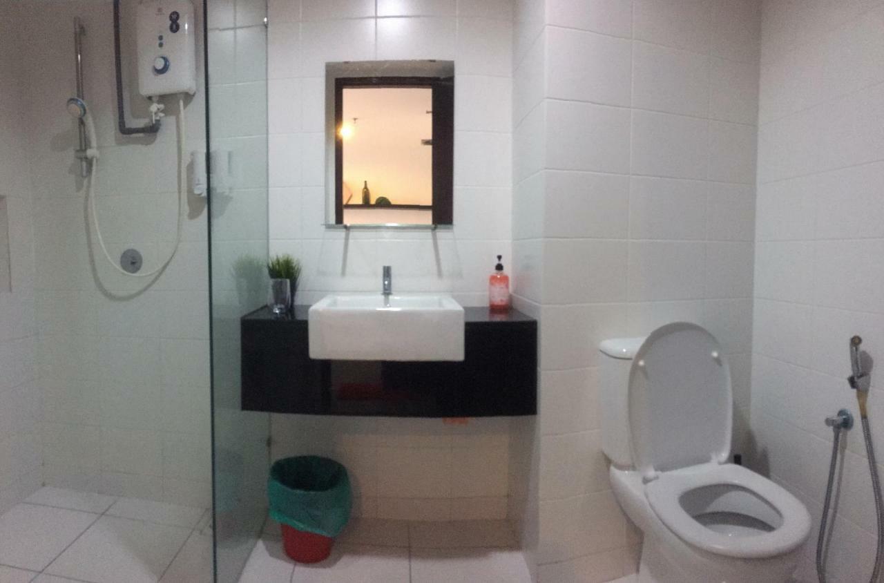 Warm Stay At Trefoil Setia Alam Buitenkant foto