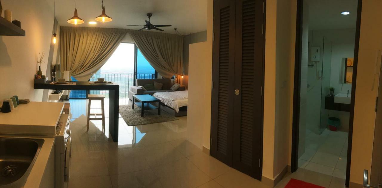 Warm Stay At Trefoil Setia Alam Buitenkant foto
