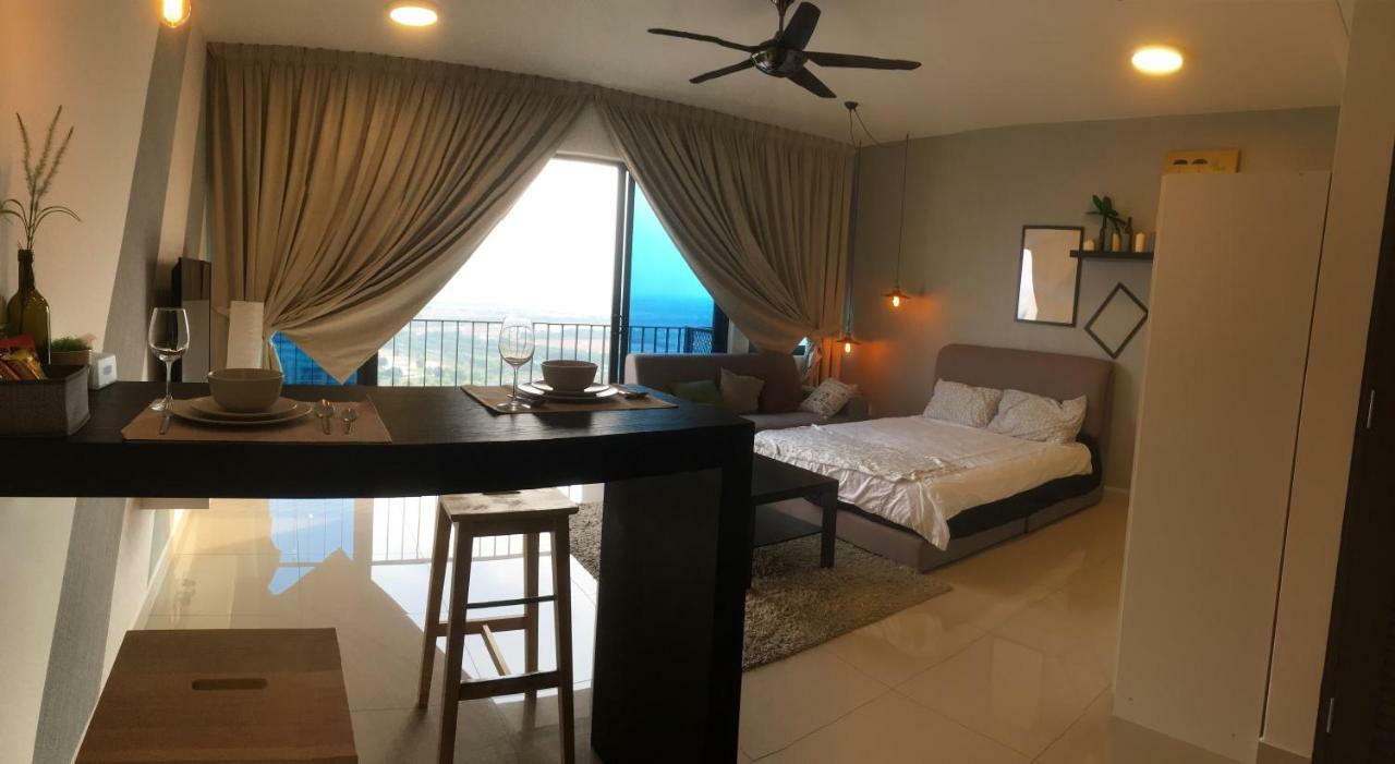 Warm Stay At Trefoil Setia Alam Buitenkant foto