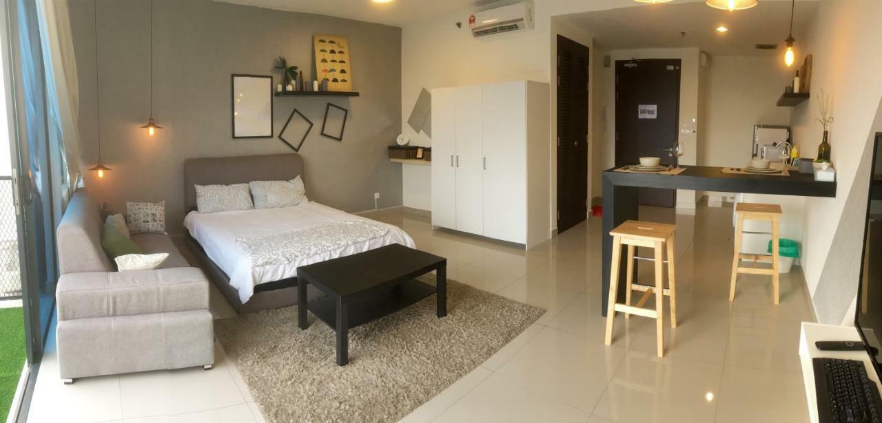 Warm Stay At Trefoil Setia Alam Buitenkant foto